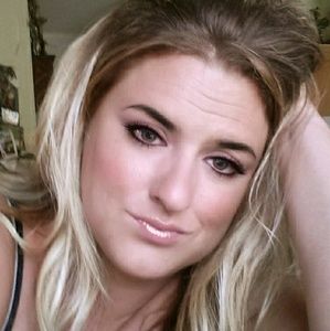 Meet your Posher, Monica